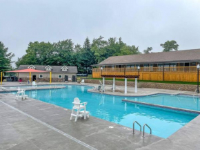 The Pocono Oasis, Tobyhanna